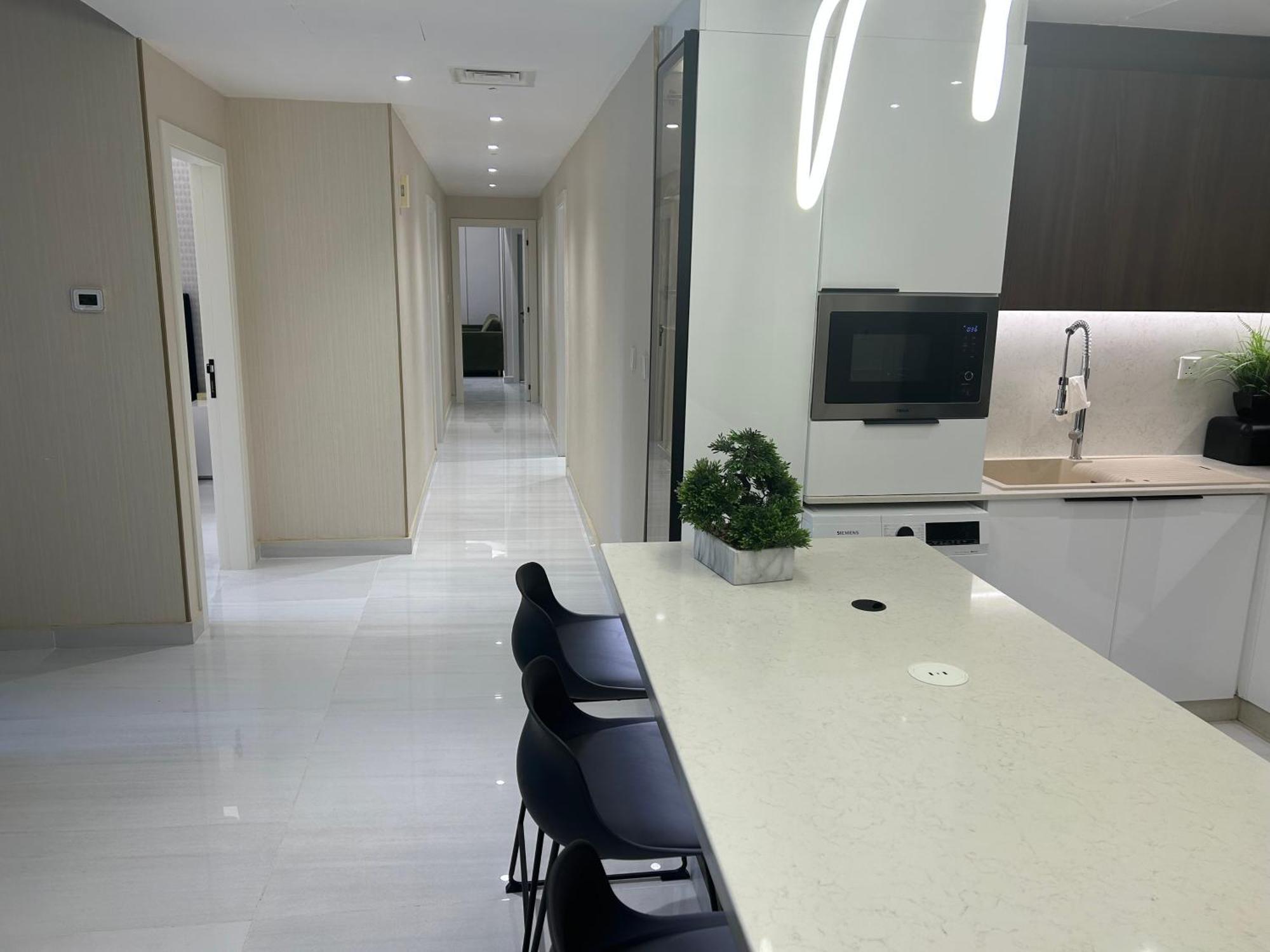 Usmans 4bdrm Sea View Direct Access Fully Serviced Jbr Apartment Dubai