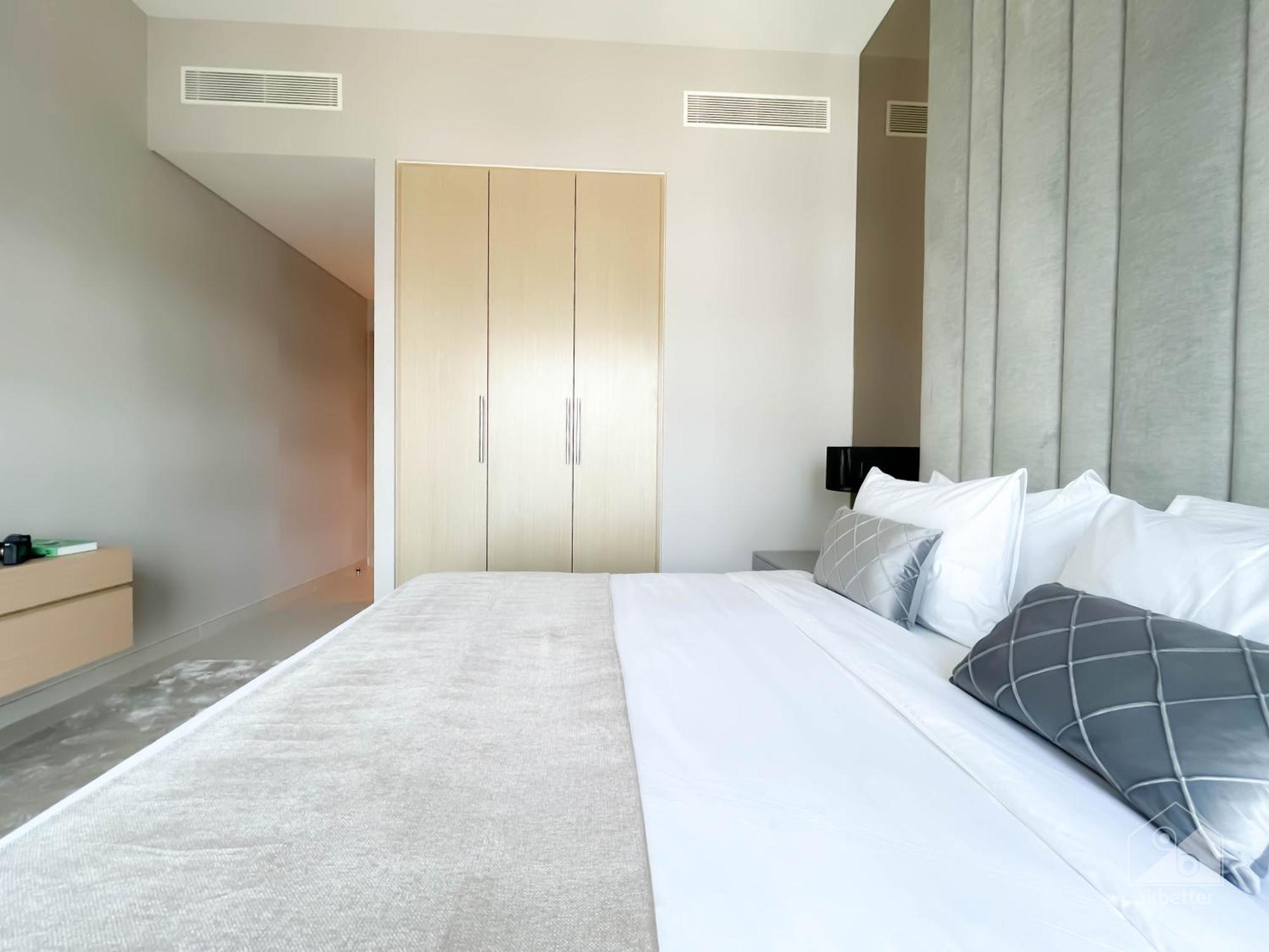 Luxurious With Breathtaking View In Downtown *