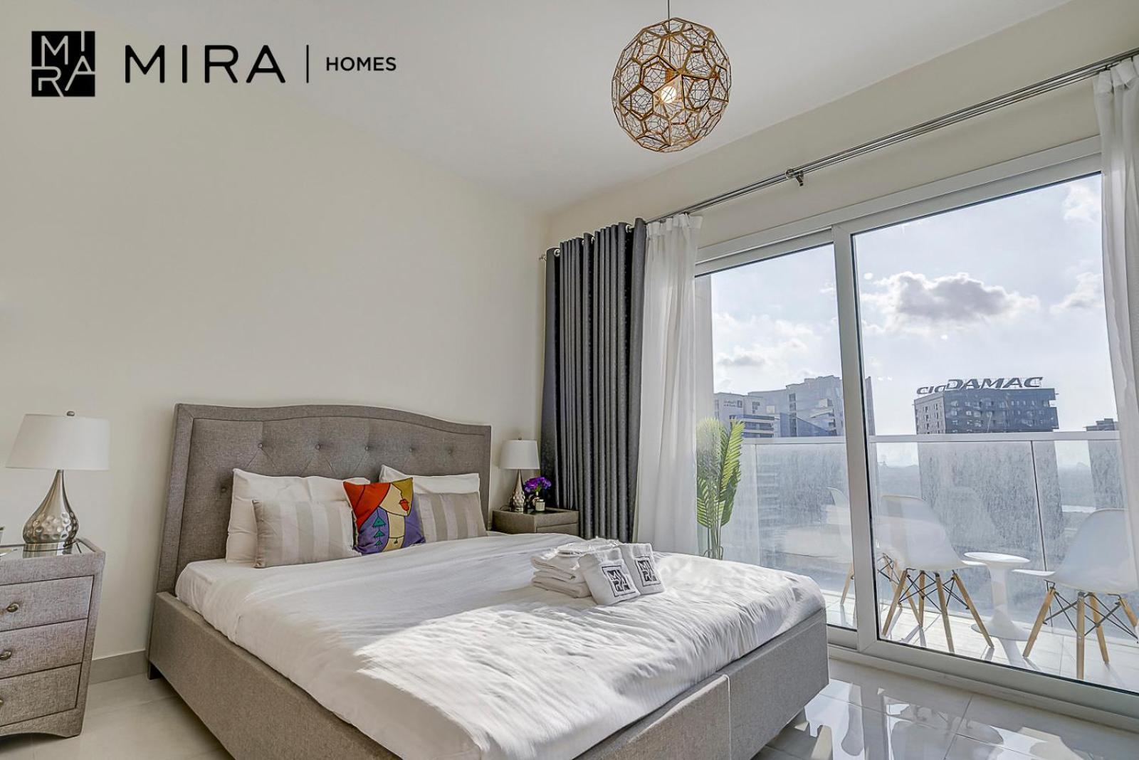 Mira Homes - Lovely In Ag Tower With Free Parking Apartment *