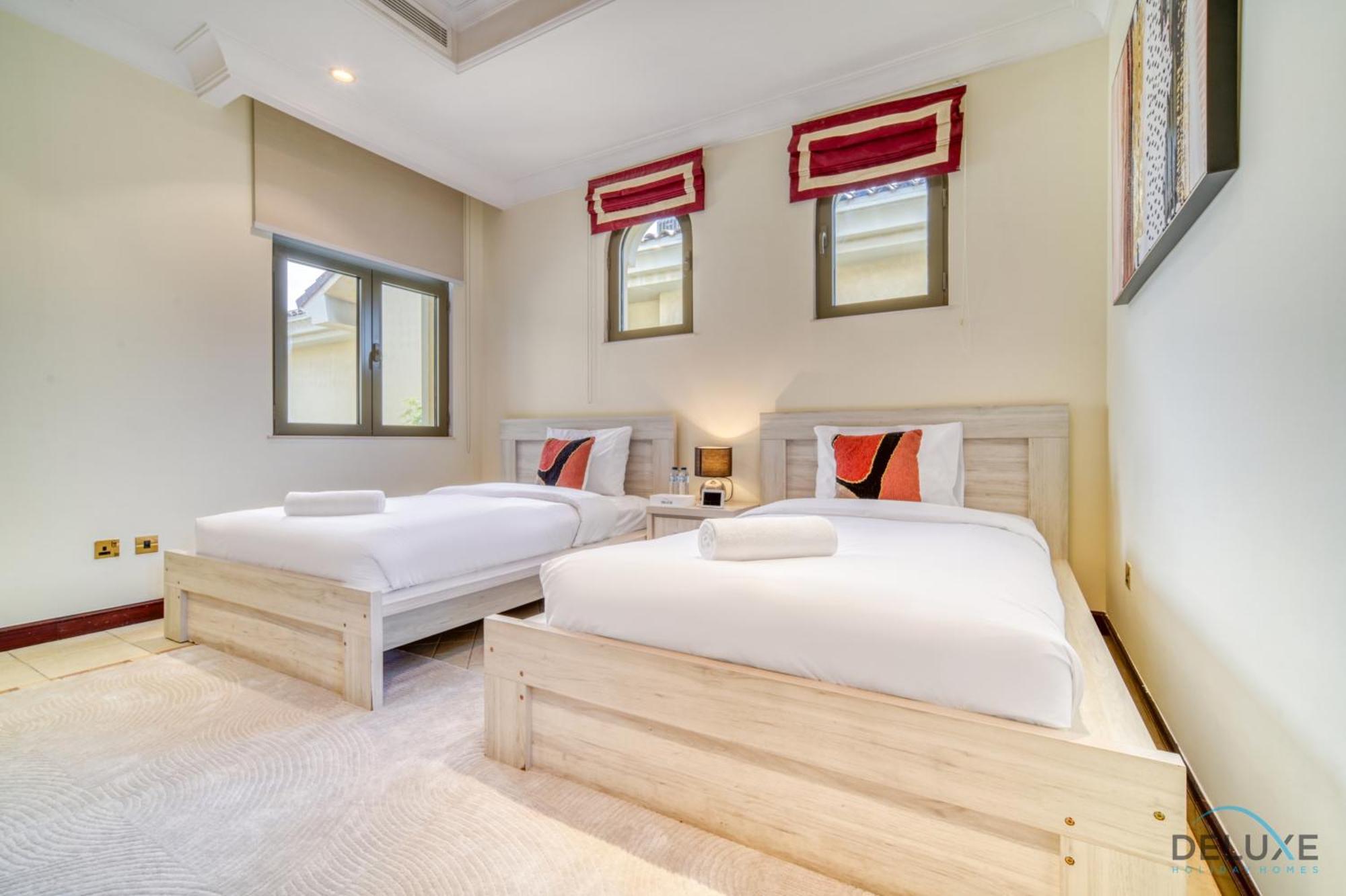 Apartment Premier 6br With Assistant's And Private Pool In Frond E Palm Jumeirah By Deluxe Homes Dubai