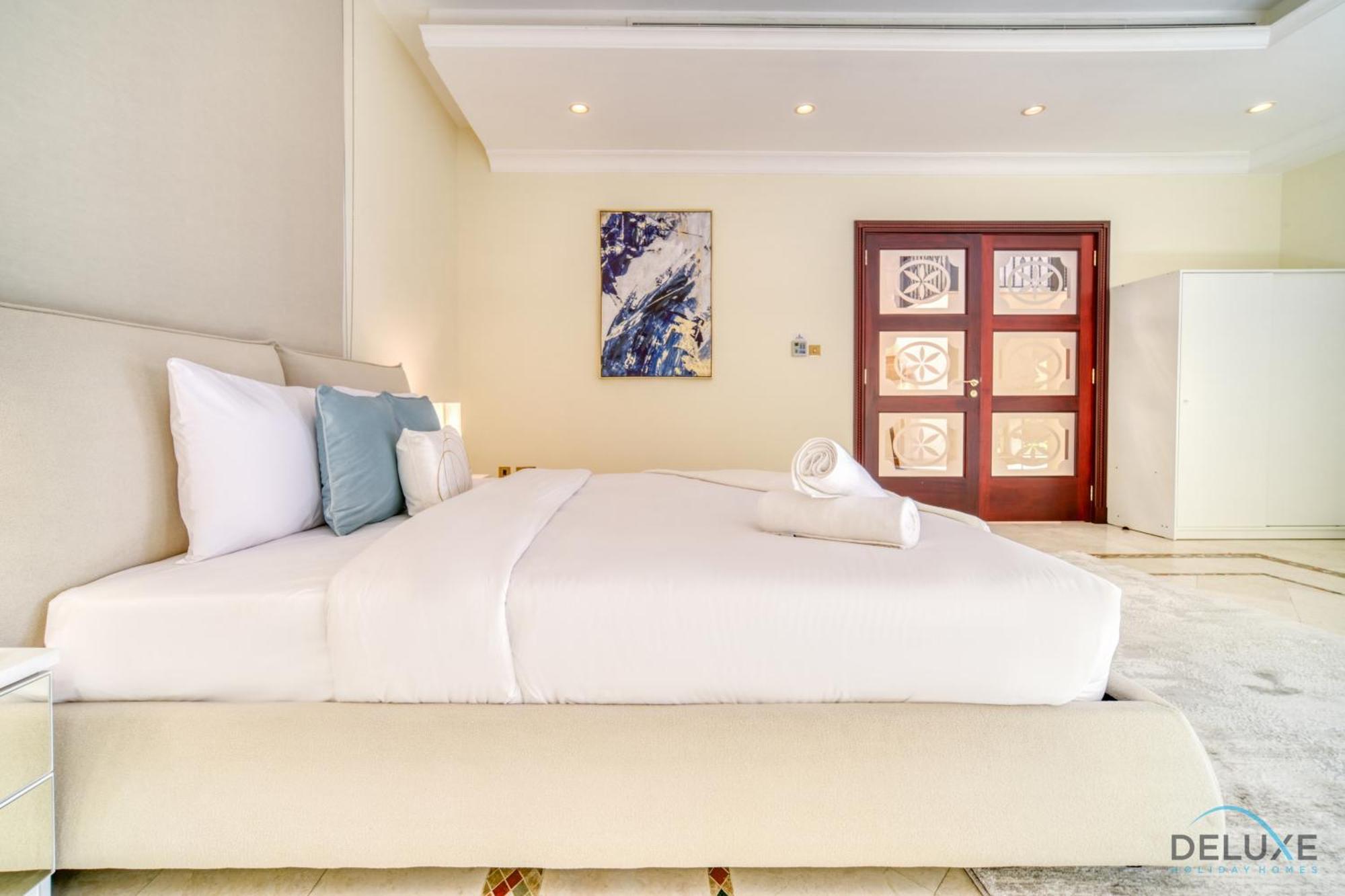 Premier 6br With Assistant's And Private Pool In Frond E Palm Jumeirah By Deluxe Homes * Dubai