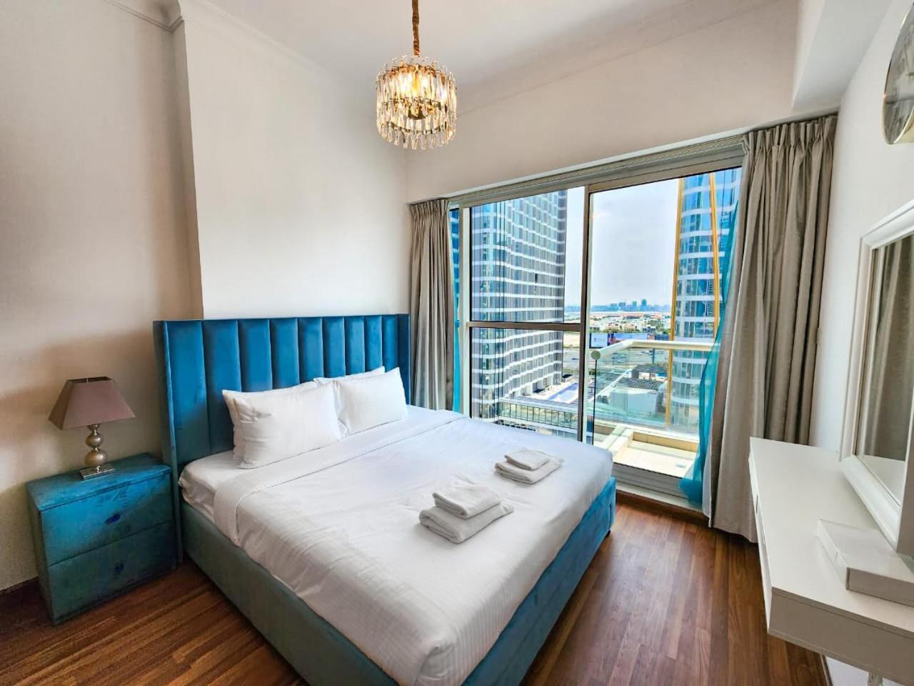 Bright And Luxury 1 Bedroom On Canal Apartment Dubai