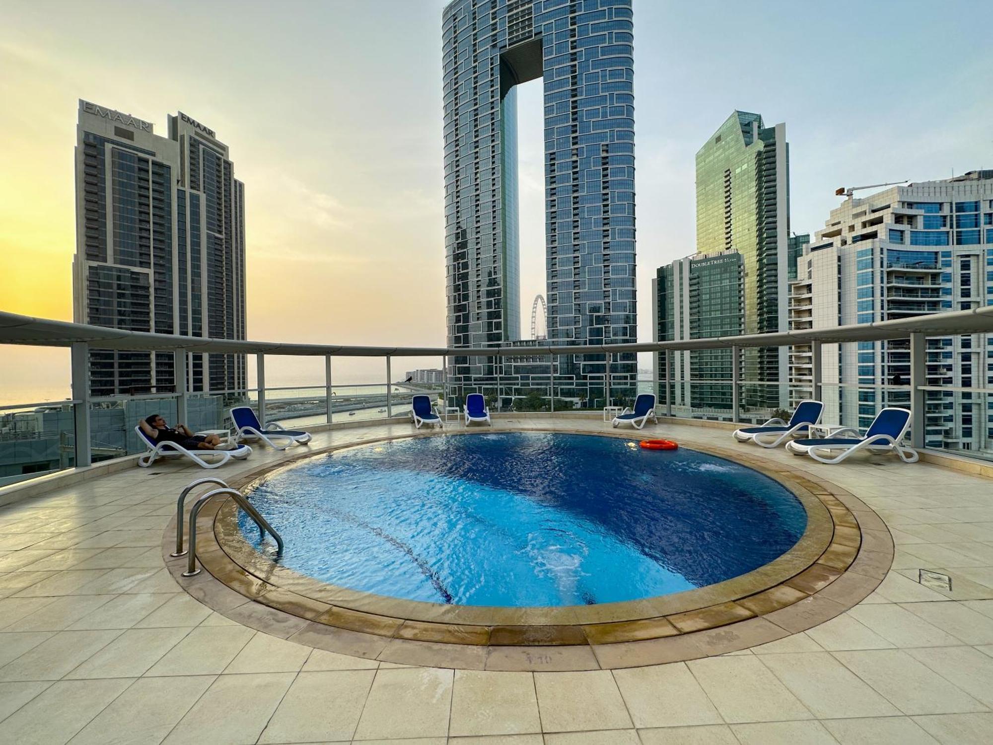 Lxry Full Marina View & Rooftop Pool 40% Off Dubai