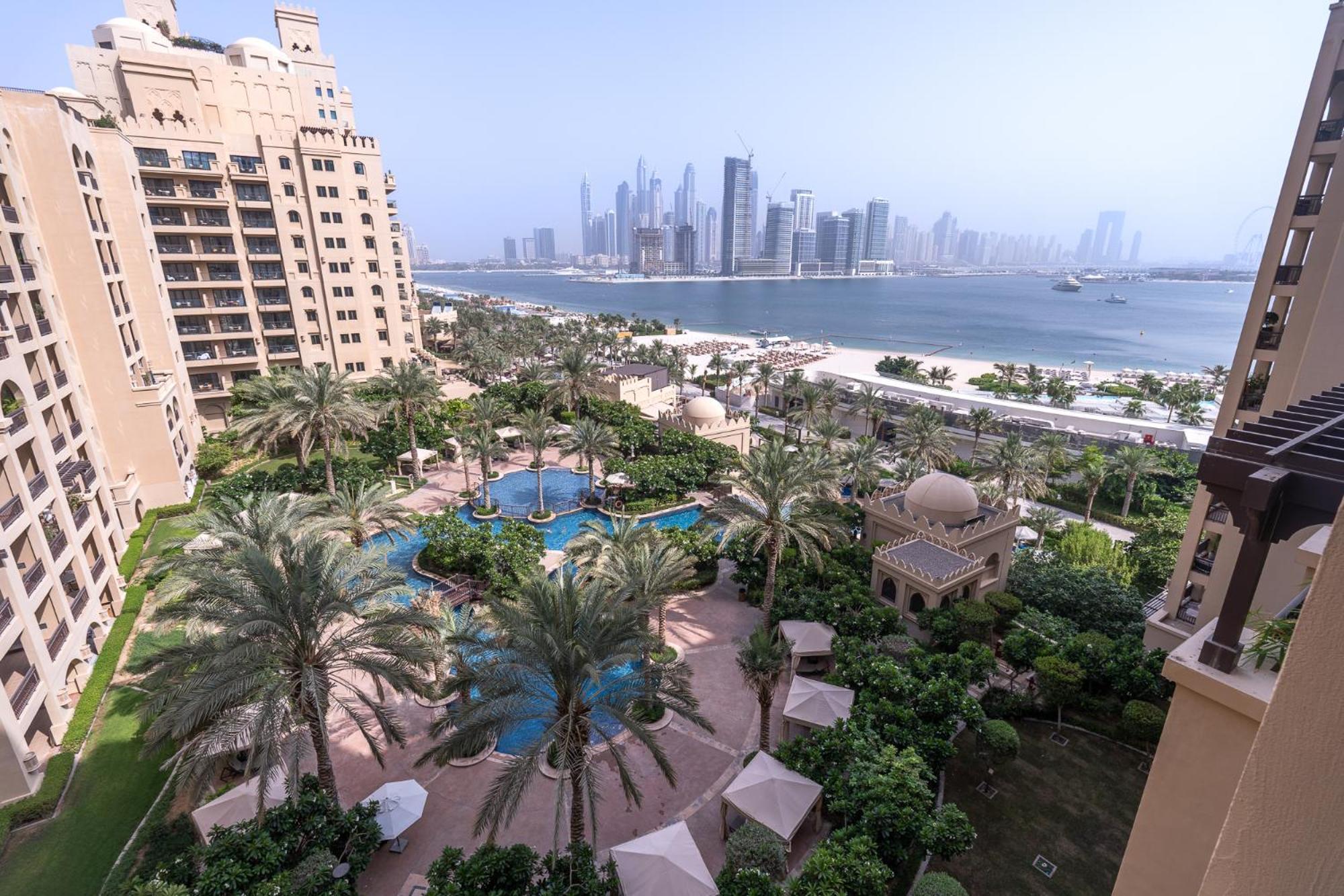 Daniels Sea View 2br In Fairmont The Palm Apartment