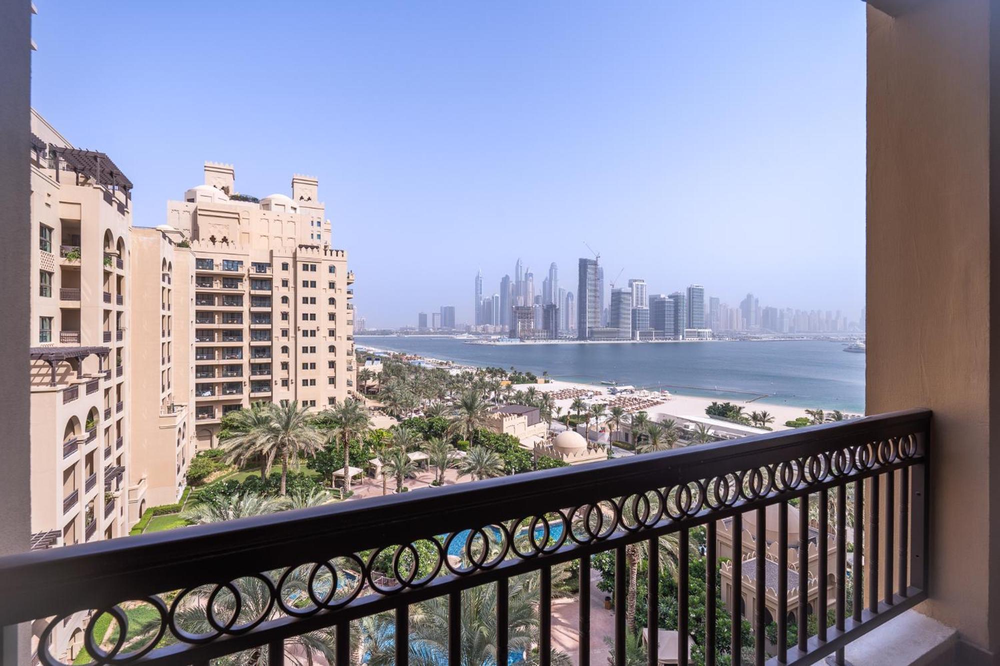Apartment Daniels Sea View 2br In Fairmont The Palm *