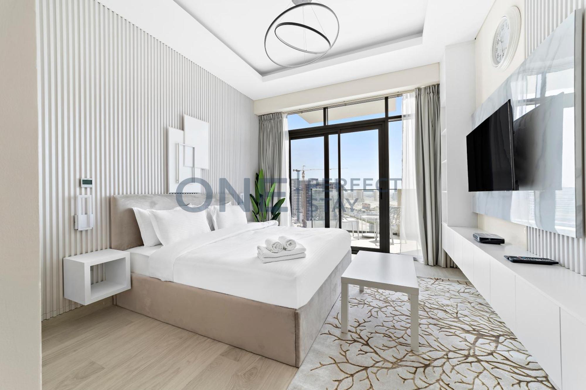 Farhad Azizi - 10 Mins From Airport Apartment Dubai