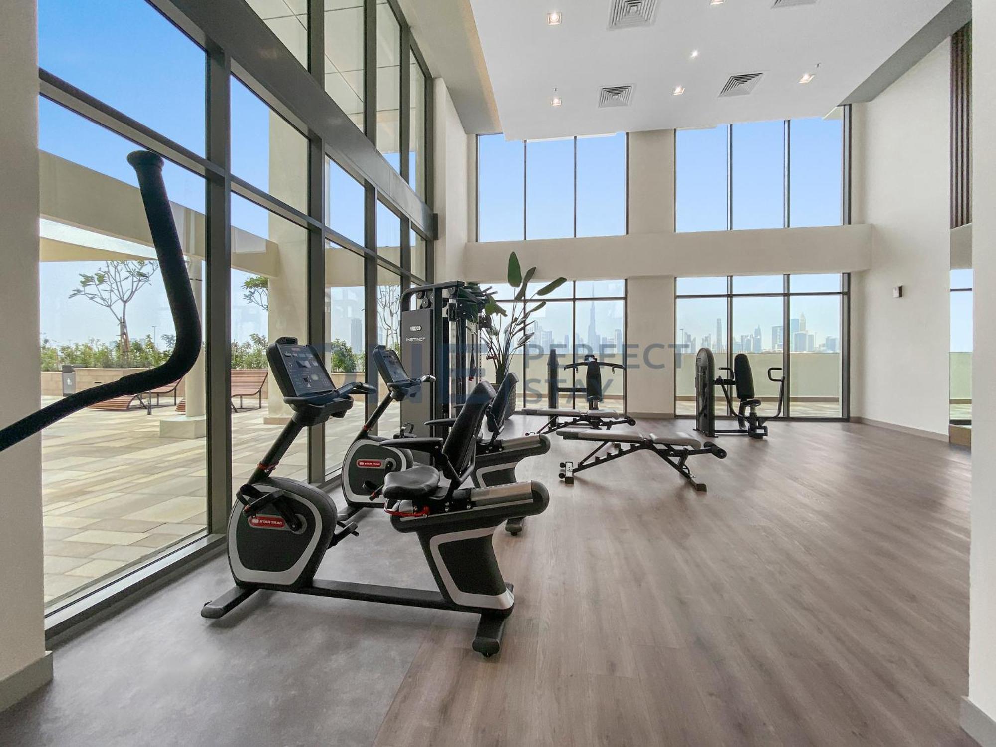 Apartment Farhad Azizi - 10 Mins From Airport Dubai