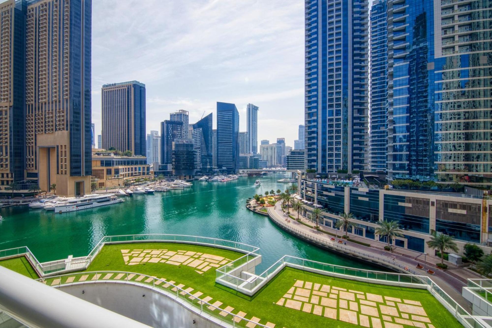 Lavish 2br With Charming Marina View Apartment