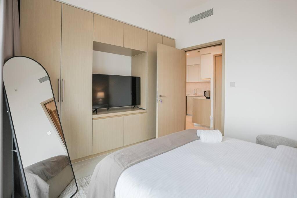 Downtown Elegance 1br W View In Burj Royale Apartment