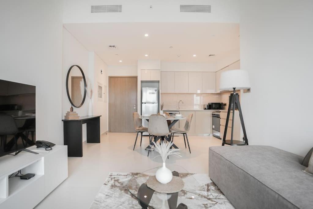 Downtown Elegance 1br W View In Burj Royale * Dubai