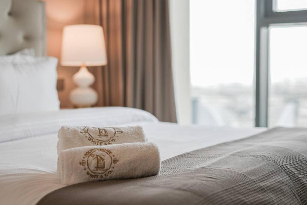 Downtown Elegance 1br W View In Burj Royale Apartment