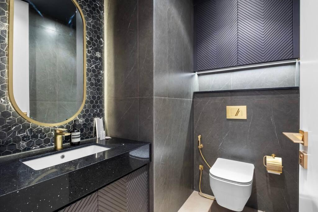 First Class 2br With Burj Khalifa And Downtown View Apartment Dubai