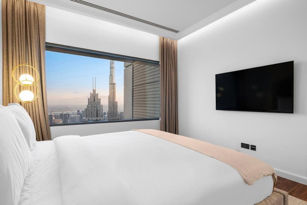 Apartment First Class 2br With Burj Khalifa And Downtown View Dubai