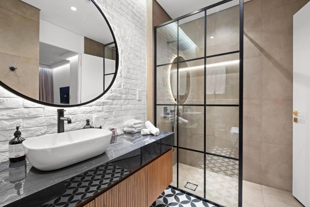 First Class 2br With Burj Khalifa And Downtown View Apartment Dubai