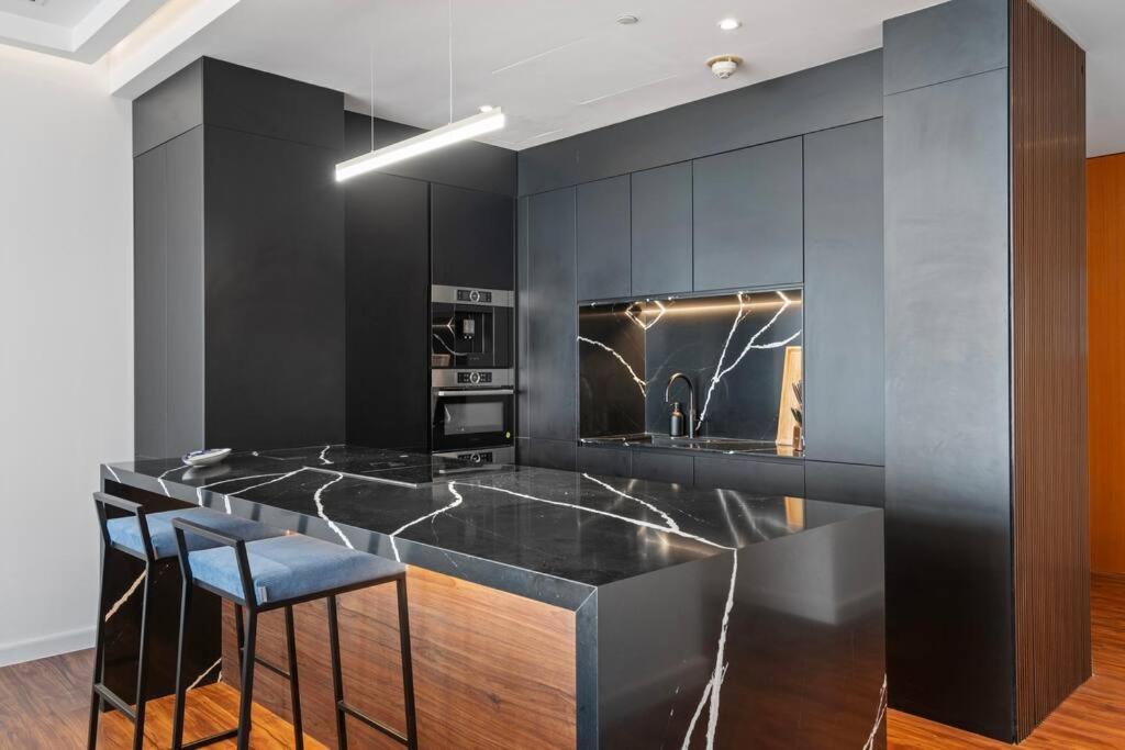 First Class 2br With Burj Khalifa And Downtown View Apartment *