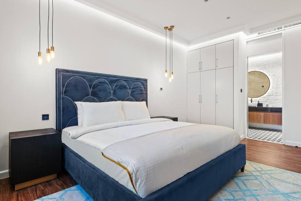 Apartment First Class 2br With Burj Khalifa And Downtown View
