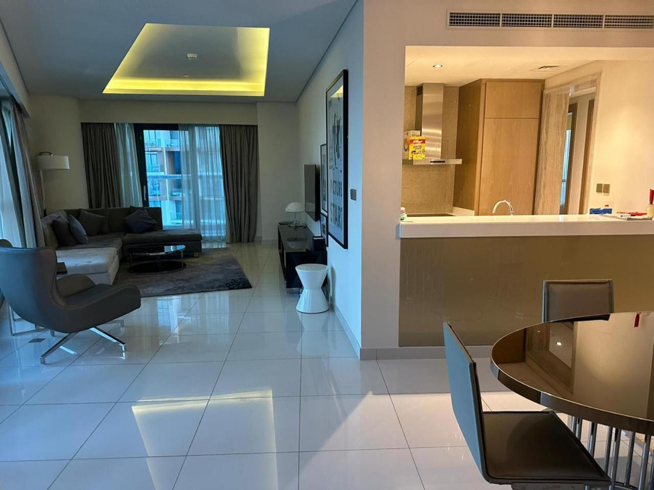 Apartment Damac Paramount Towers
