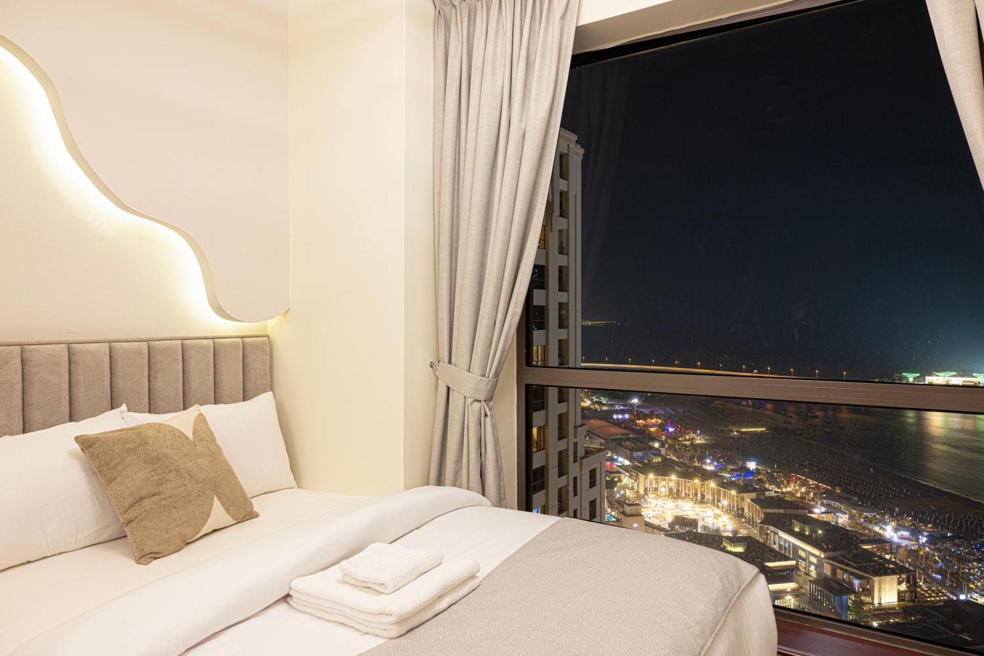Luxury Eye View Living - Access I Marina Walk * Dubai