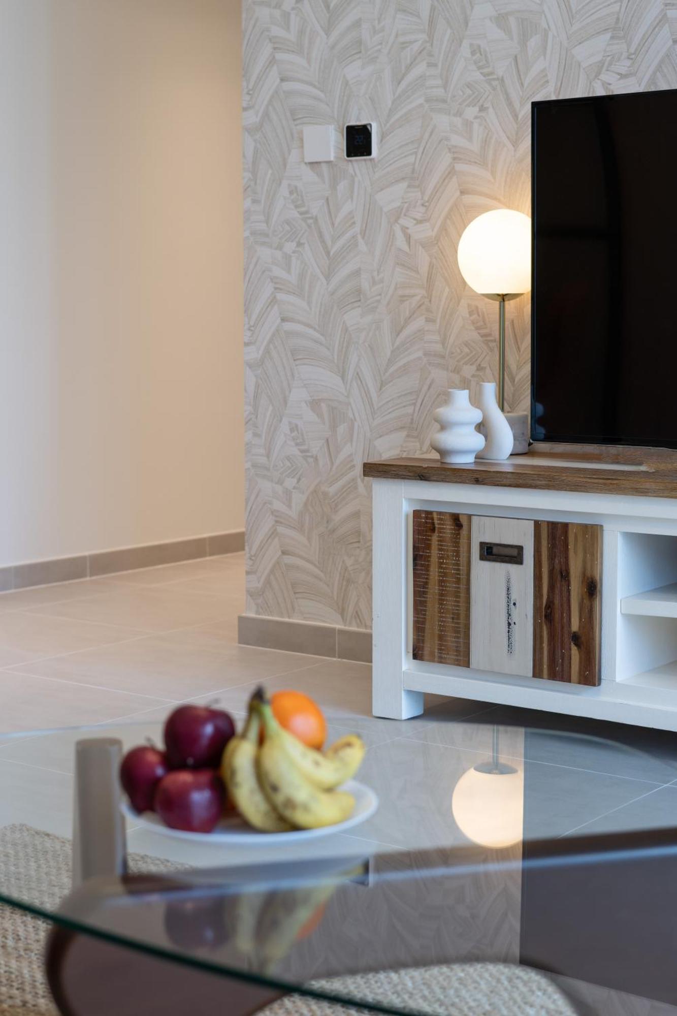Apartment Cozy 1br In Creek Edge Stunning Bay View Swimming Pool Dubai