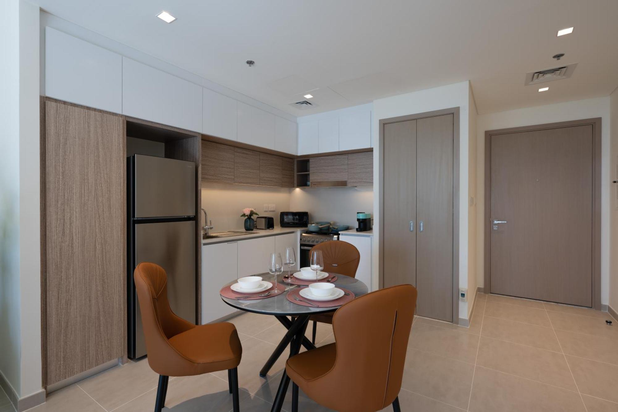 Cozy 1br In Creek Edge Stunning Bay View Swimming Pool Dubai