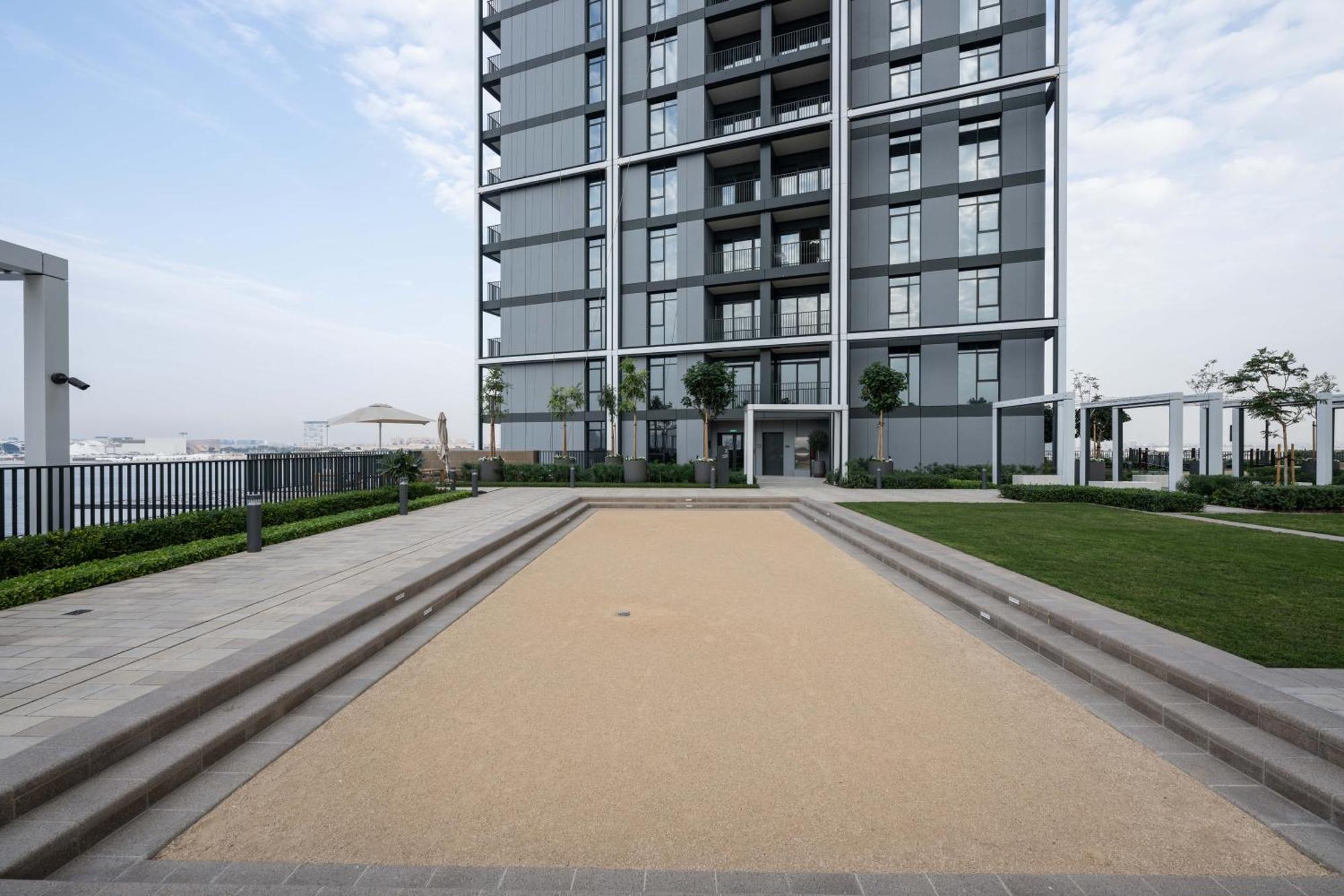 Cozy 1br In Creek Edge Stunning Bay View Swimming Pool Apartment Dubai
