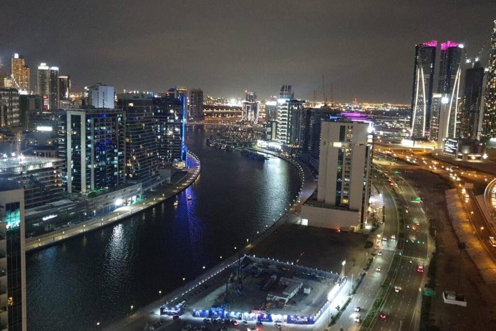 Apartment Beautiful In Bayz Tower - Near Downtown Area
