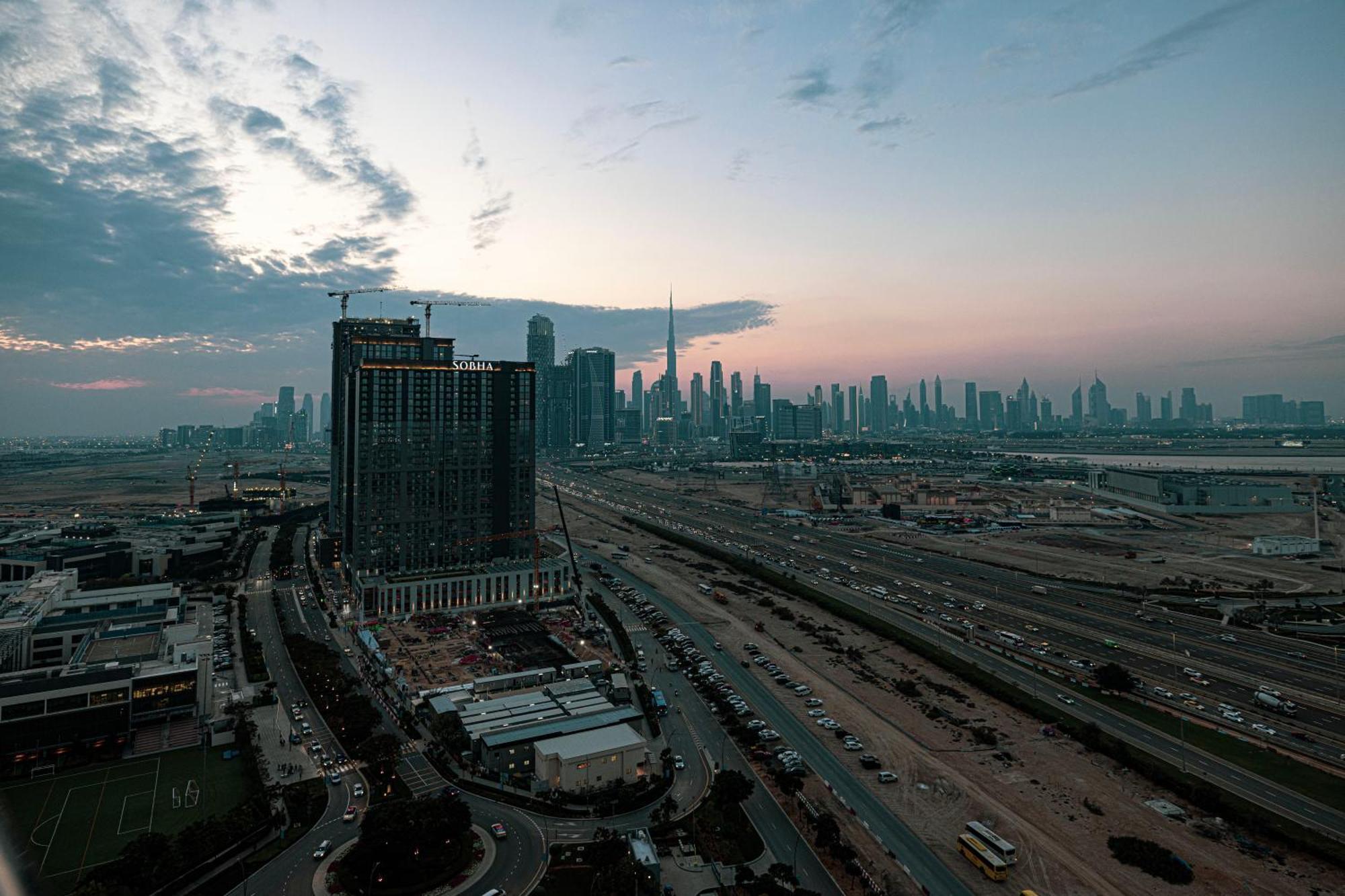 2005 - Modern 3br Apt- Burj Views Apartment *