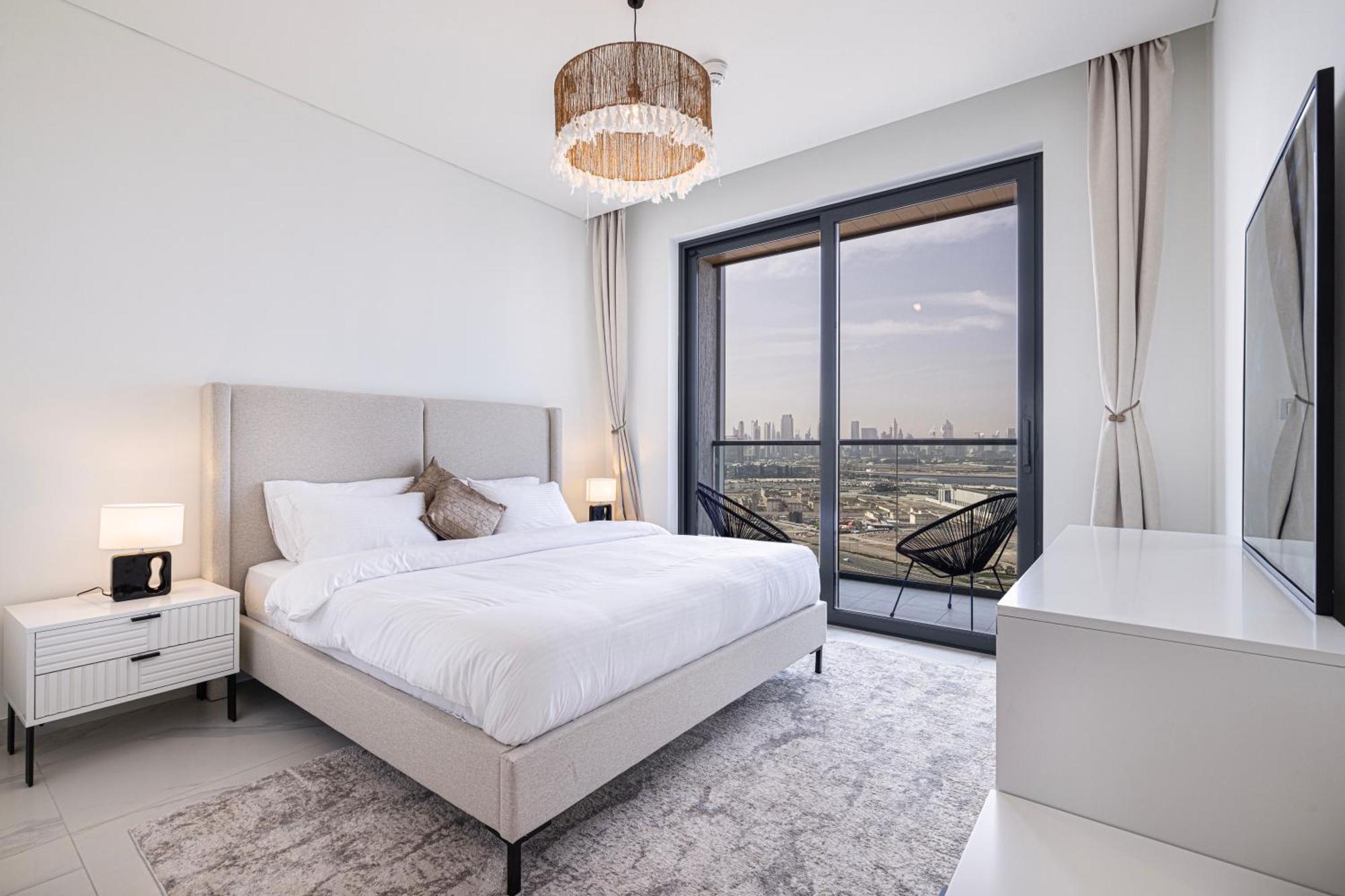 2005 - Modern 3br Apt- Burj Views Apartment