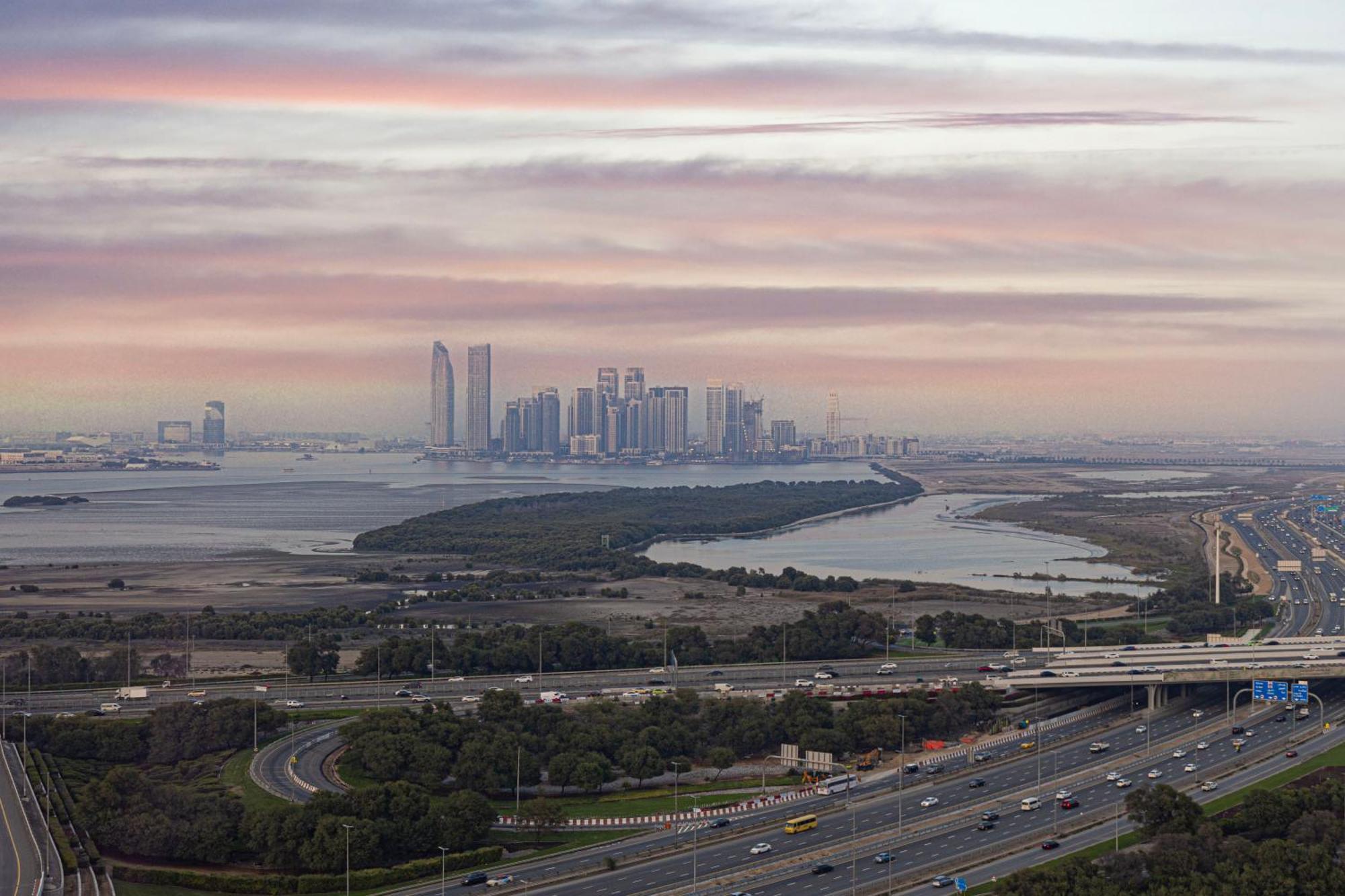 Apartment 2005 - Modern 3br Apt- Burj Views Dubai