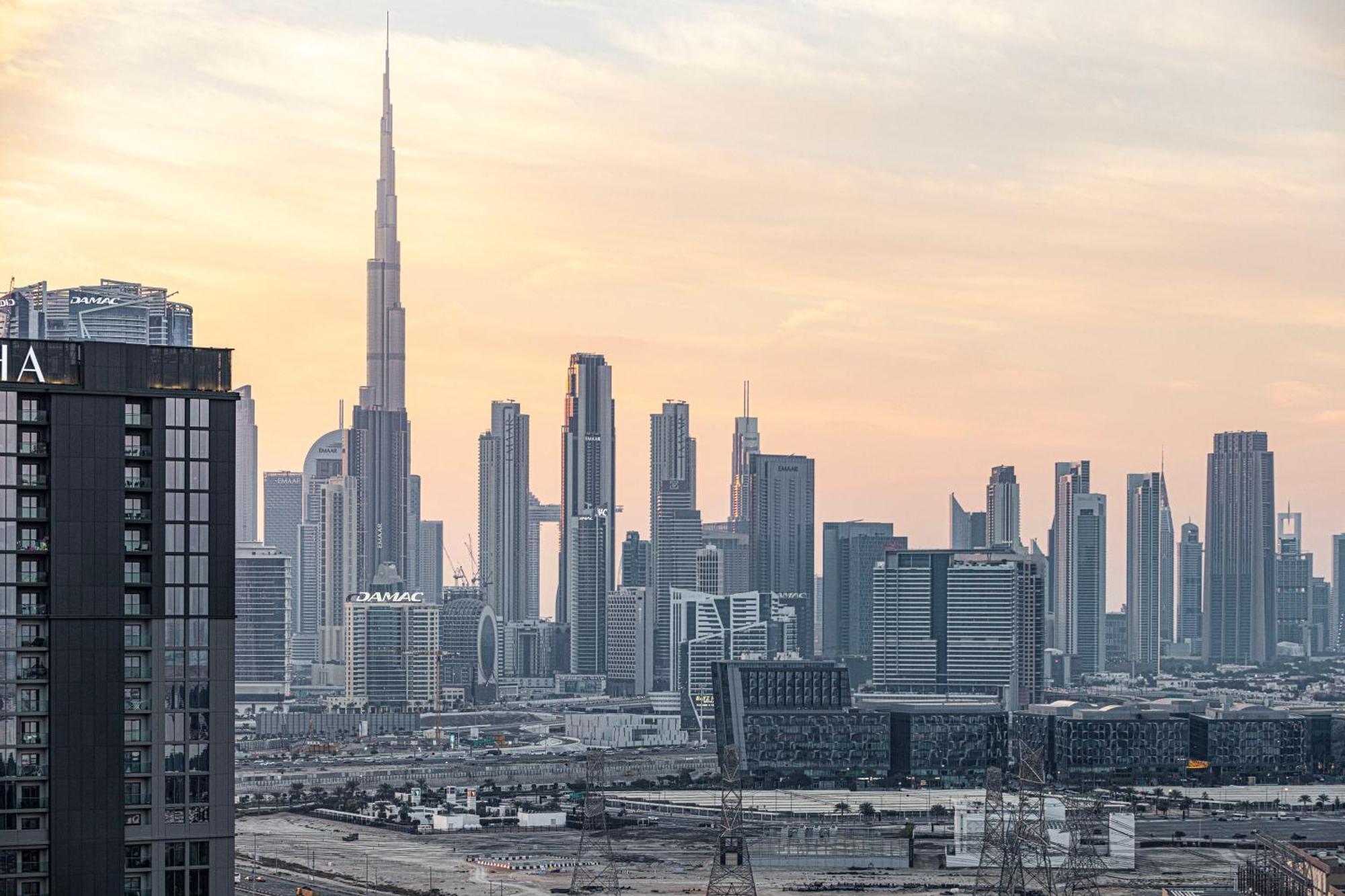 2005 - Modern 3br Apt- Burj Views *