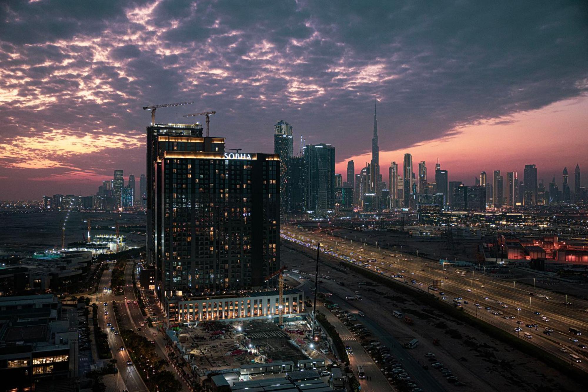 2005 - Modern 3br Apt- Burj Views Apartment *