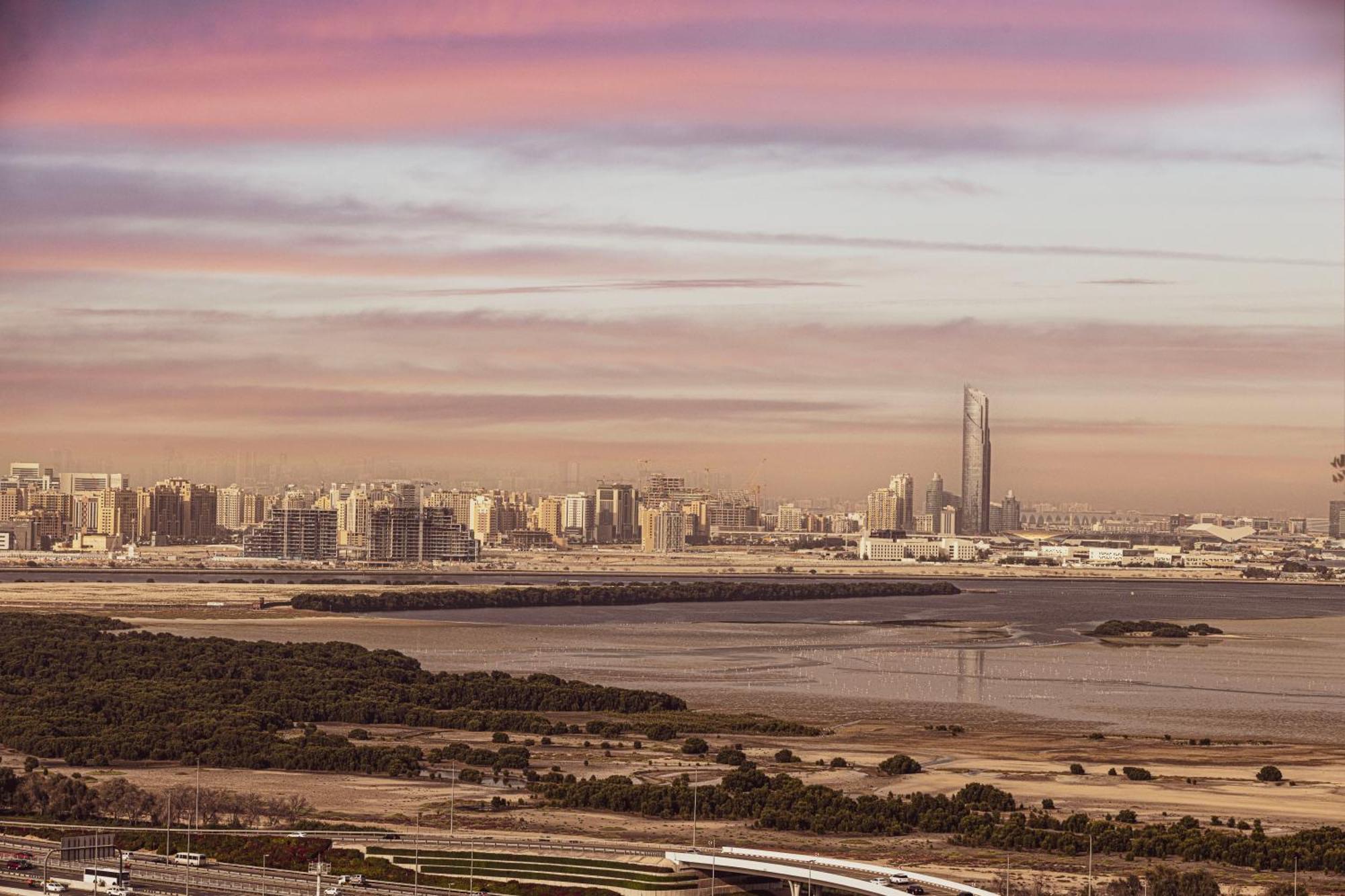 2005 - Modern 3br Apt- Burj Views Apartment Dubai