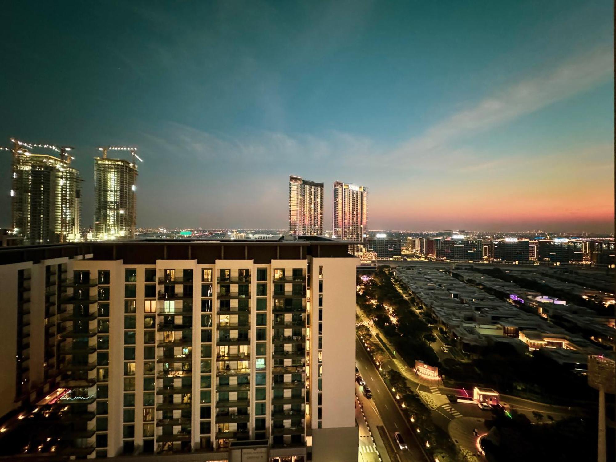 2005 - Modern 3br Apt- Burj Views Dubai