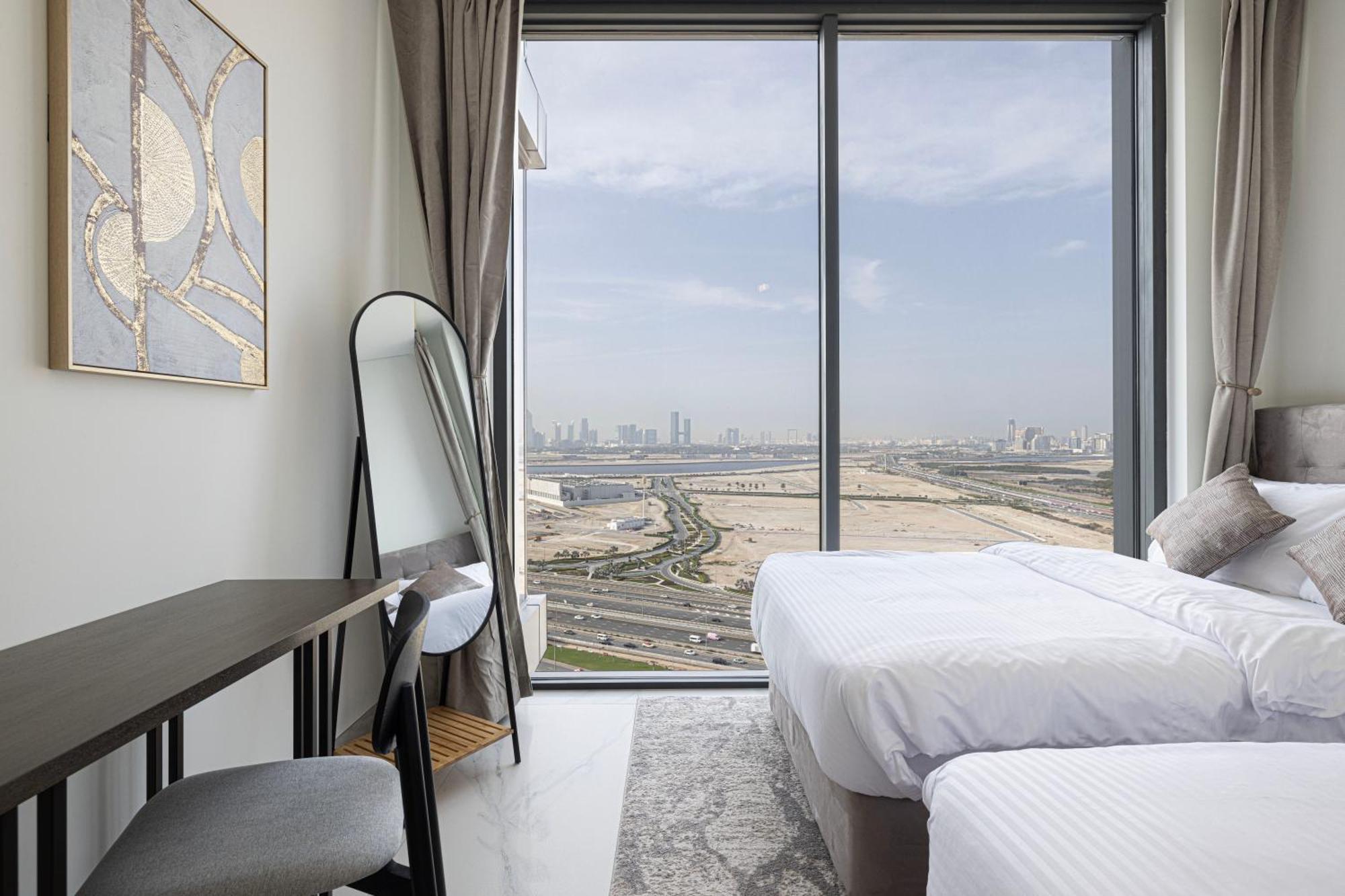 2005 - Modern 3br Apt- Burj Views Apartment *