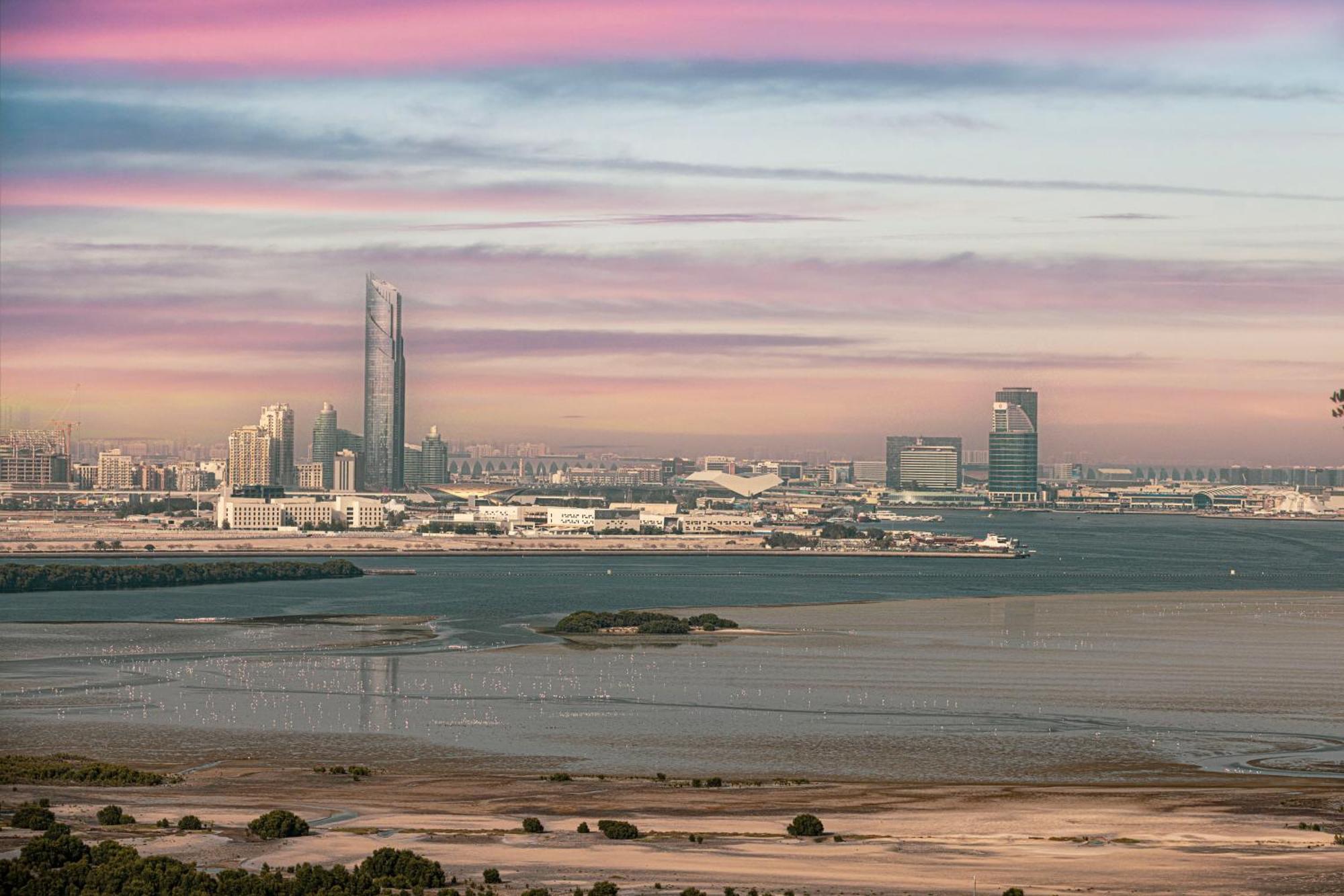 2005 - Modern 3br Apt- Burj Views *