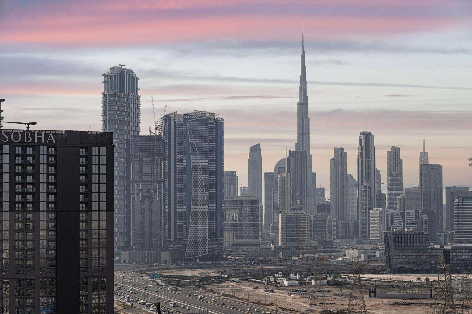 Apartment 2005 - Modern 3br Apt- Burj Views Dubai