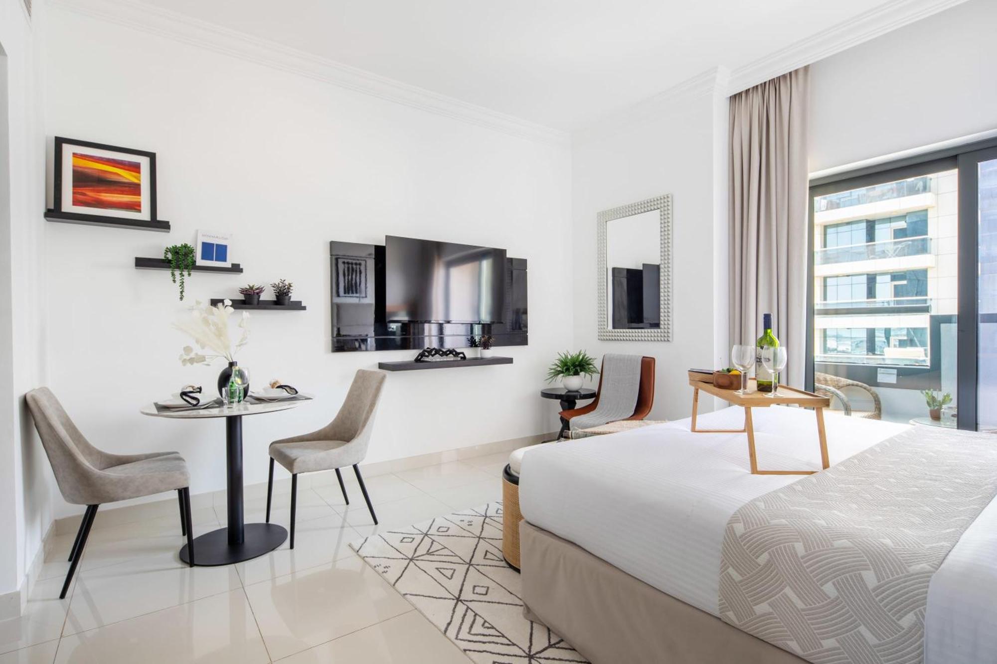 Frank Porter - Capital Bay Tower B Dubai