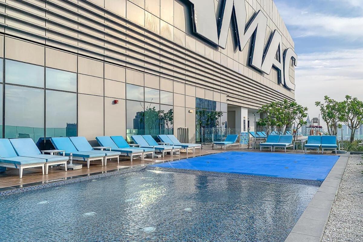 Frank Porter - Paramount Midtown Apartment Dubai