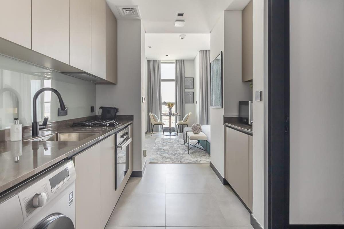 Frank Porter - 15 Northside Tower 1 Apartment Dubai