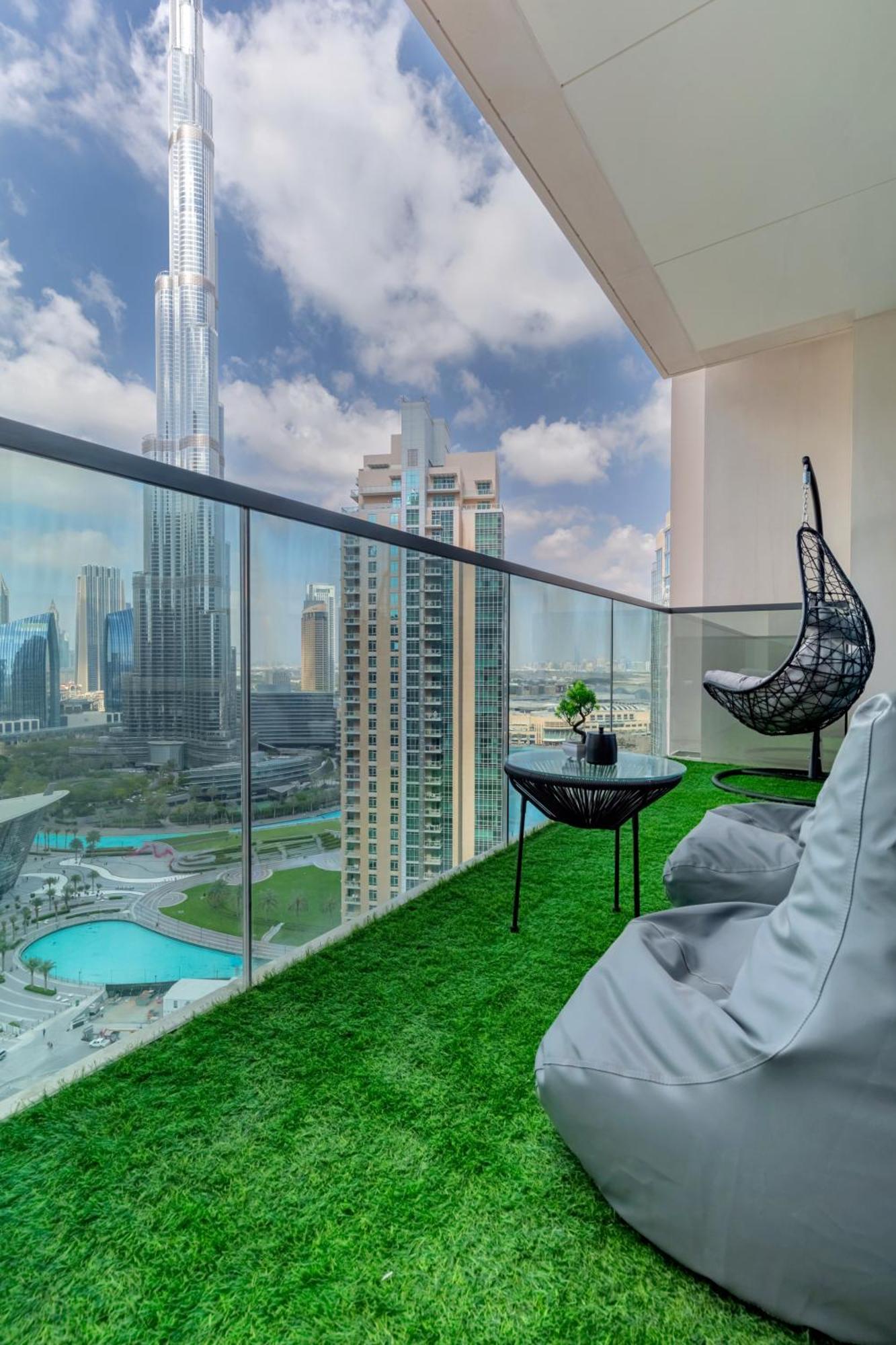 Luxurious 4br W/ Prime Burj Khalifa View Apartment Dubai