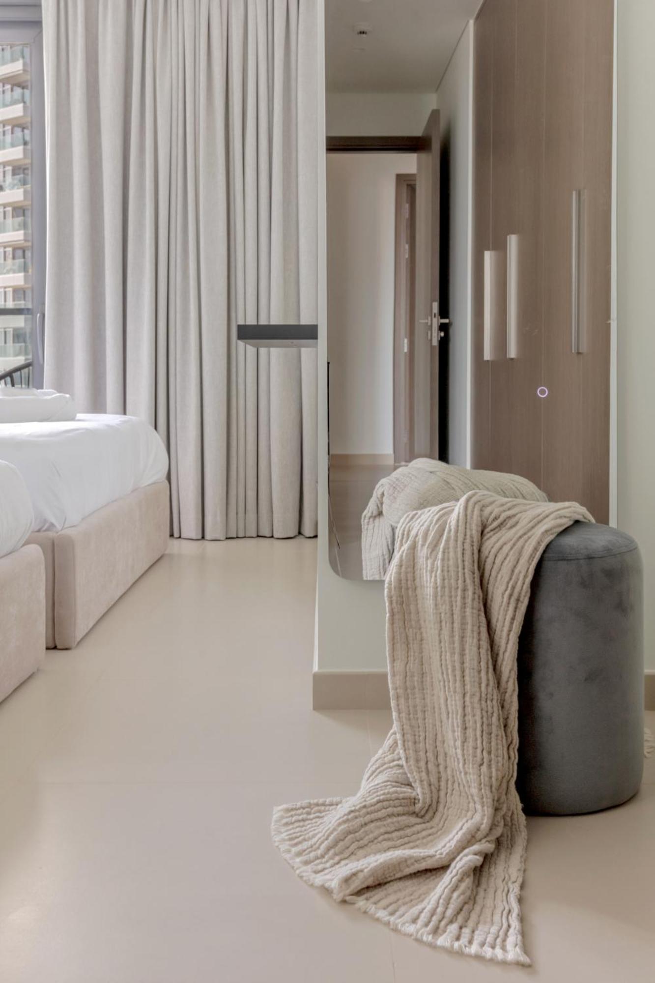 Apartment Luxurious 4br W/ Prime Burj Khalifa View