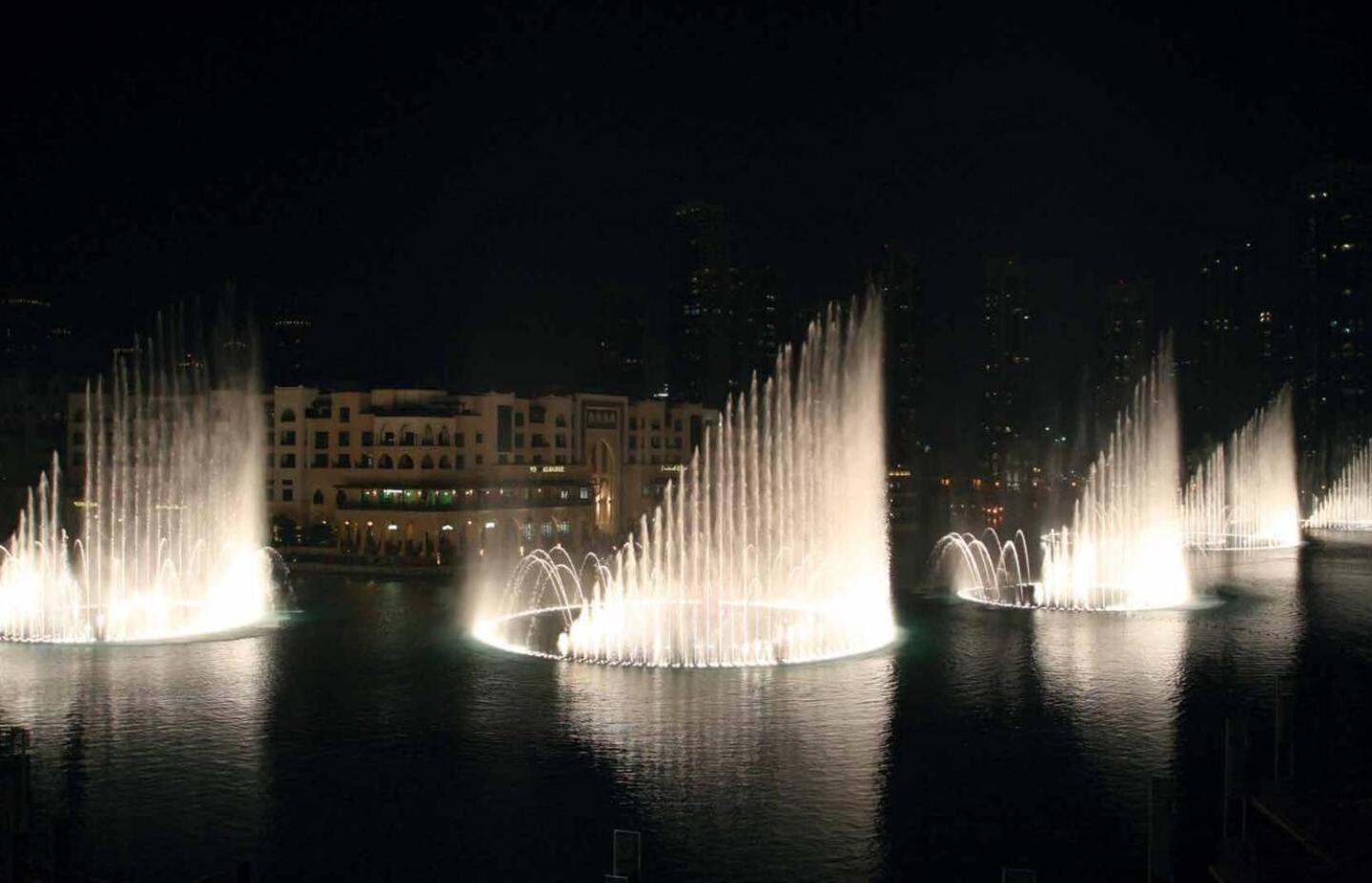 Voguish Studio! Walk To Burj Khalifasleeps 3!