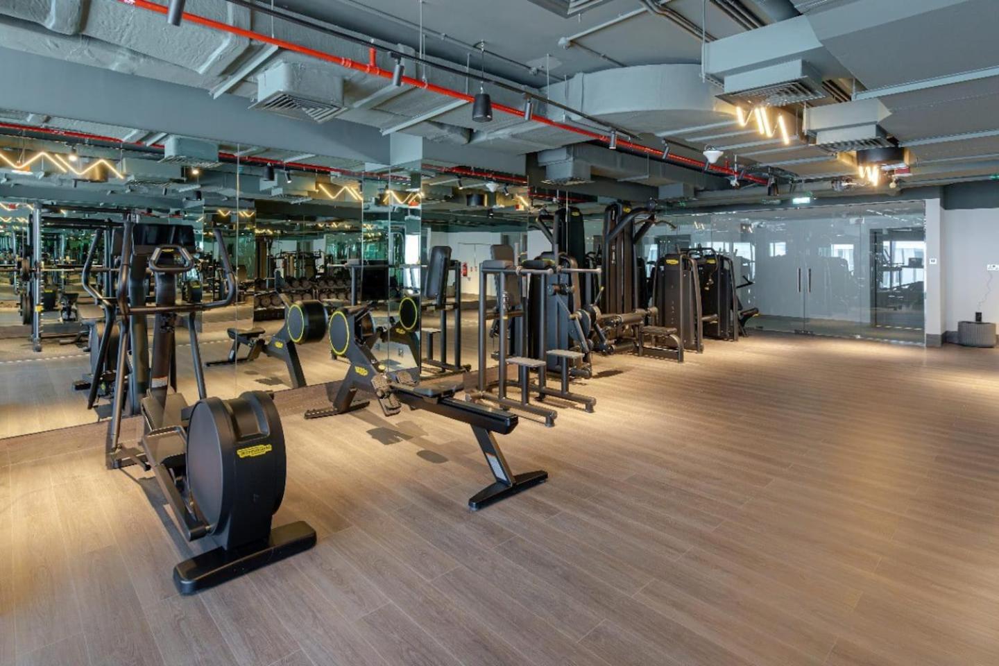 Apartment Voguish Studio! Walk To Burj Khalifasleeps 3!