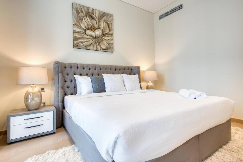 Apartment Rh- Elevated Living, Modern 1br Oasis At Rp Heights Walk Away To Mall *