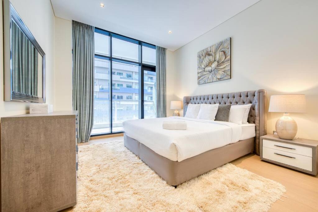Apartment Rh - Beautiful Furnished, Spacious 01 Bedroom Walk To Mall Dubai