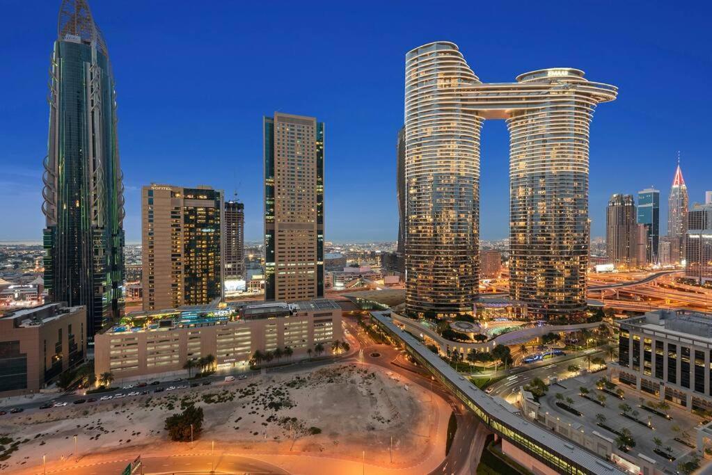 First Class 1br Skyline & Sea View Dubai