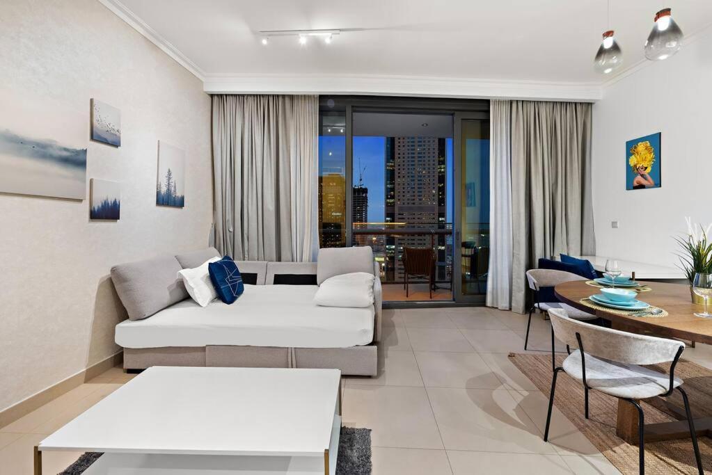 Apartment First Class 1br Skyline & Sea View Dubai