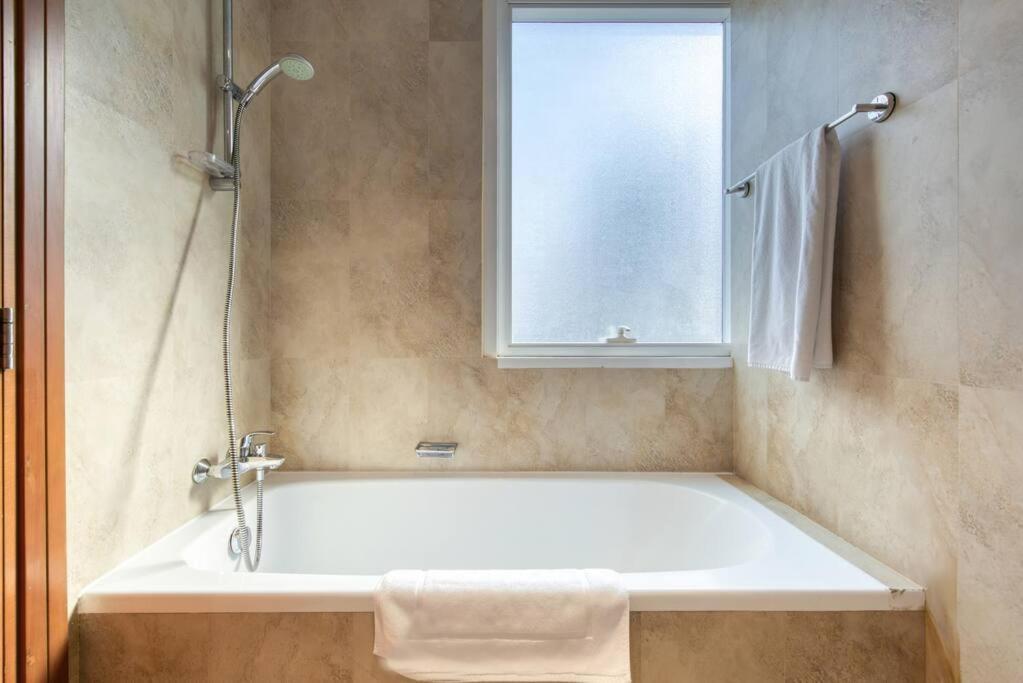 Exclusive 2br In Madison Residency - Close To Internet Metro Station Dubai