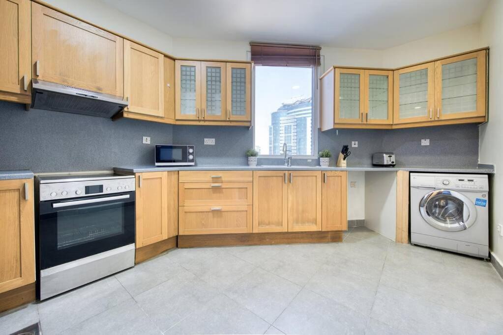 Apartment Exclusive 2br In Madison Residency - Close To Internet Metro Station Dubai