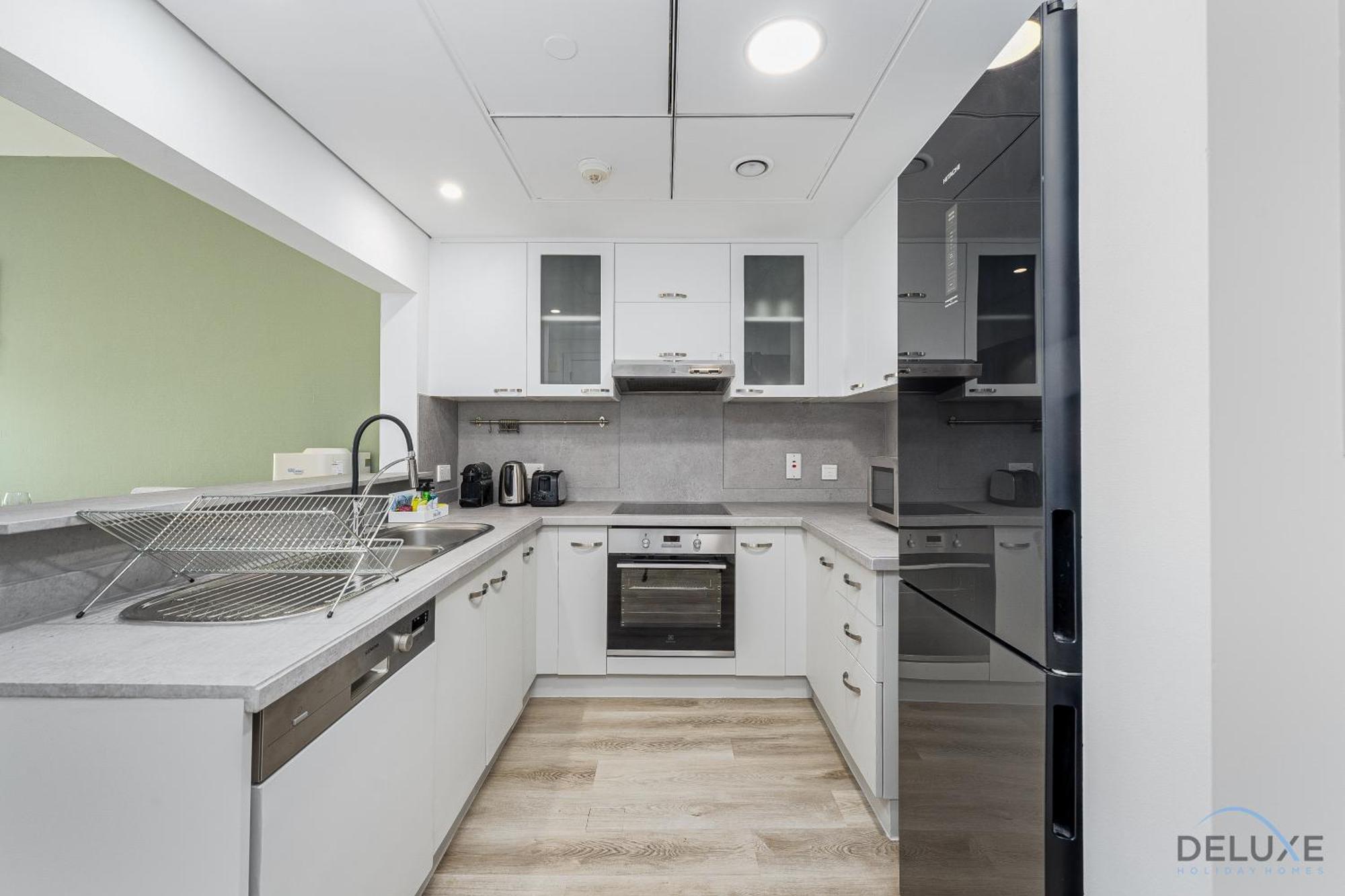 Comfortable 1br In Marina Tower, Marina By Deluxe Homes Dubai